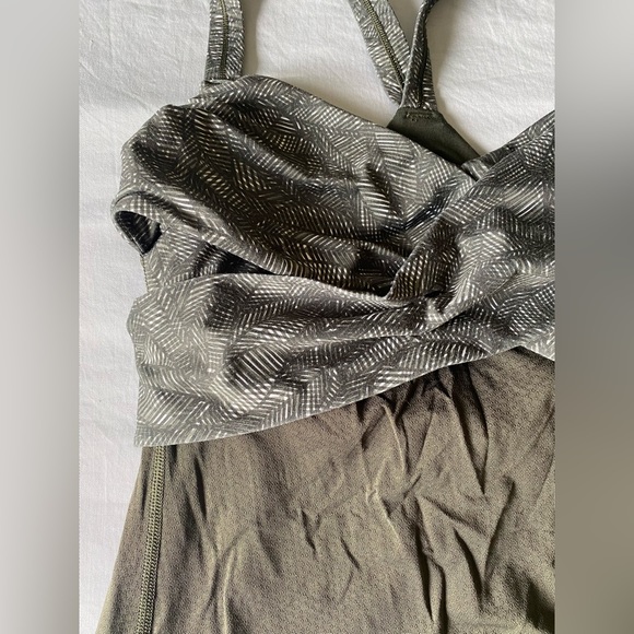 Size 6 Lululemon Wrap It Up tank - Picture 2 of 7